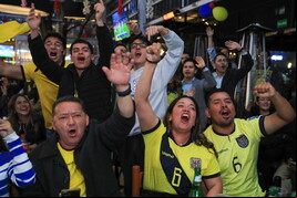 Torcedores do Equador celebrando a classificação para a Copa do Mundo de 2026
