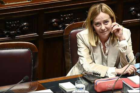 Premiê Giorgia Meloni durante audiência na Câmara dos Deputados