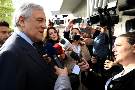 Tajani mencionou que não será simples organizar uma cúpula no sábado, data do funeral do Papa