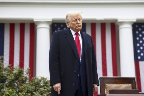 Donald Trump durante anúncio de tarifaço na Casa Branca
