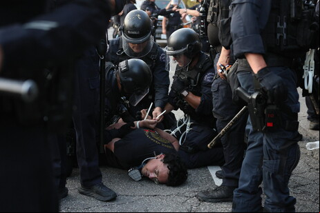 Agentes da Guarda Nacional em ação em Los Angeles