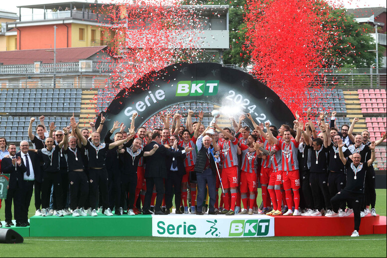 Cremonese jogará a principal divisão do futebol da Itália pela 15ª vez na história - TODOS OS DIREITOS RESERVADOS